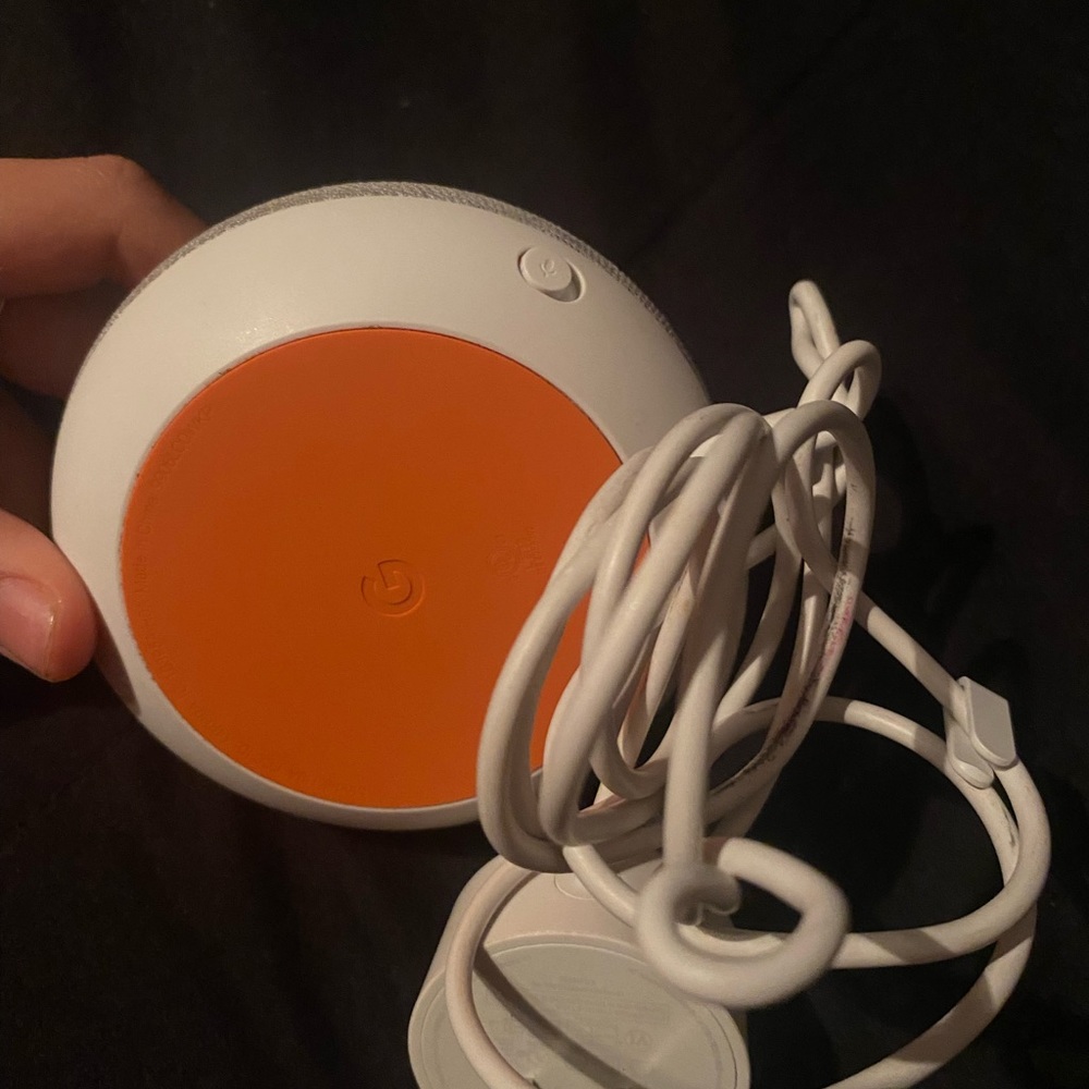 Google Home Mini - Picture 2 of 3